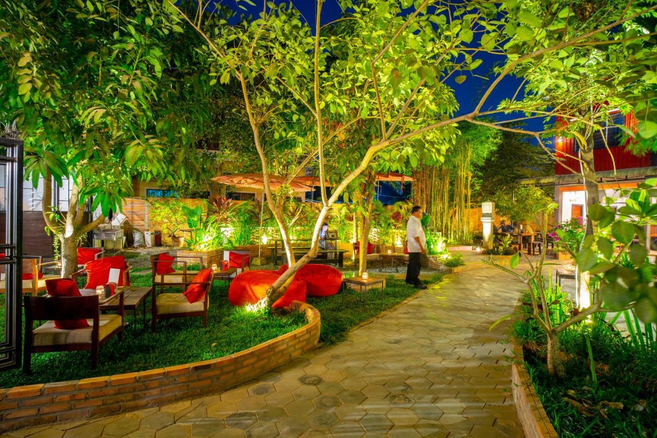 Pomme Brewhouse Hostel Siem Reap Exterior photo
